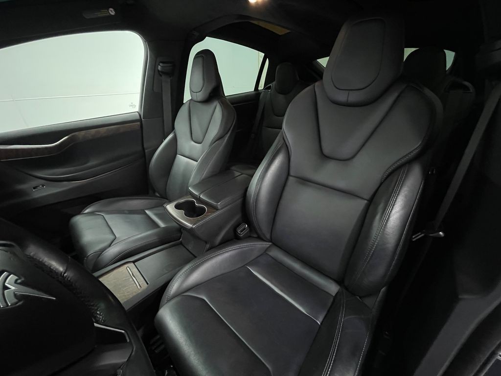 2019 Tesla Model X Image 15