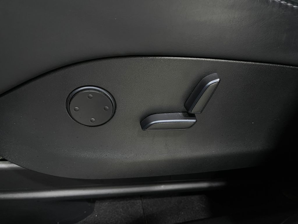 2019 Tesla Model X Image 18