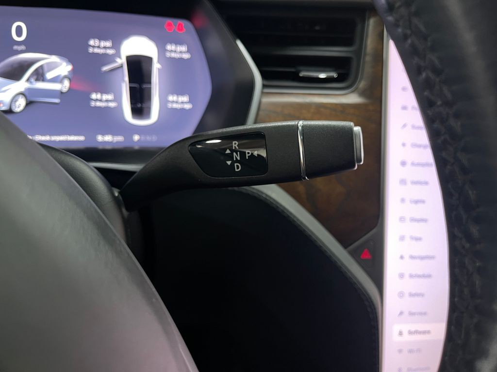 2019 Tesla Model X Image 28