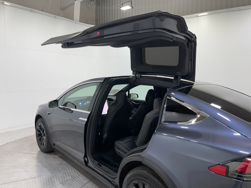 2019 Tesla Model X Image 30