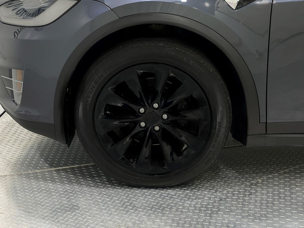 2019 Tesla Model X Image 35