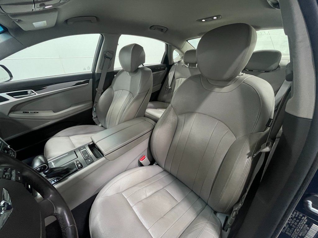 2018 Genesis G80 Image 13