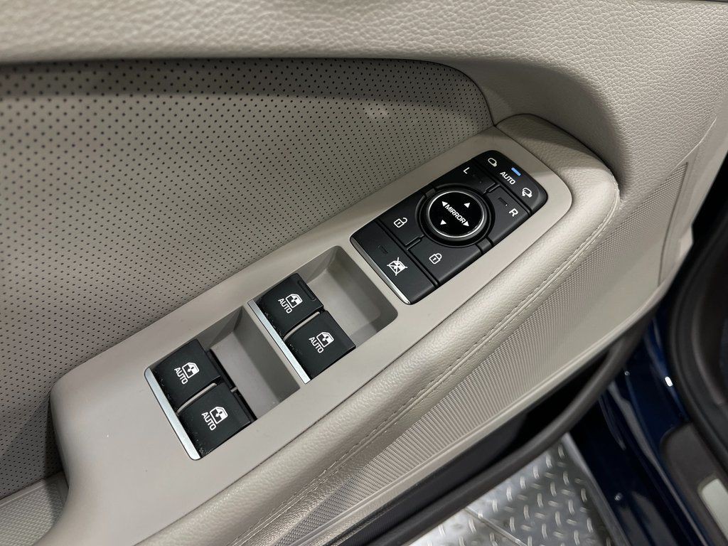 2018 Genesis G80 Image 15