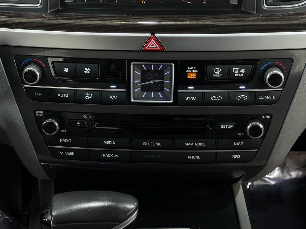 2018 Genesis G80 Image 25