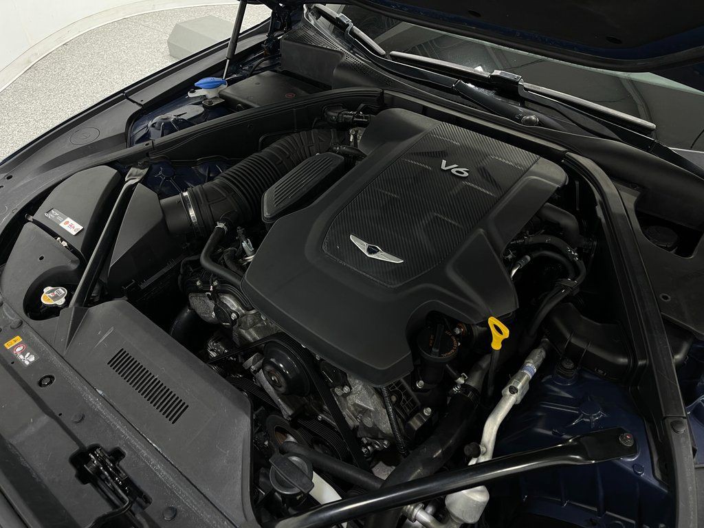 2018 Genesis G80 Image 28