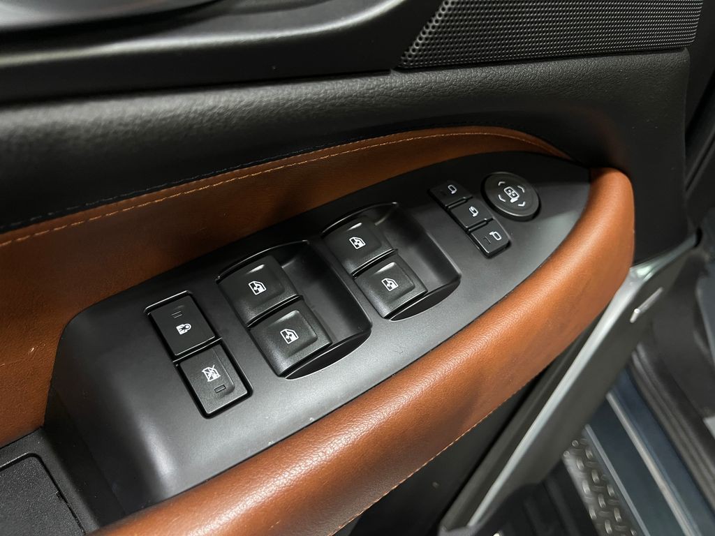 2019 Cadillac Escalade Image 17