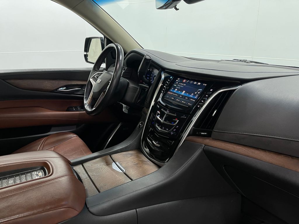 2019 Cadillac Escalade Image 21
