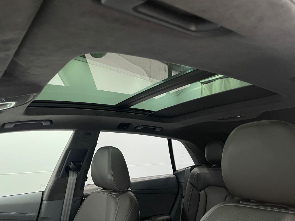 2020 Audi Q8 Image 12