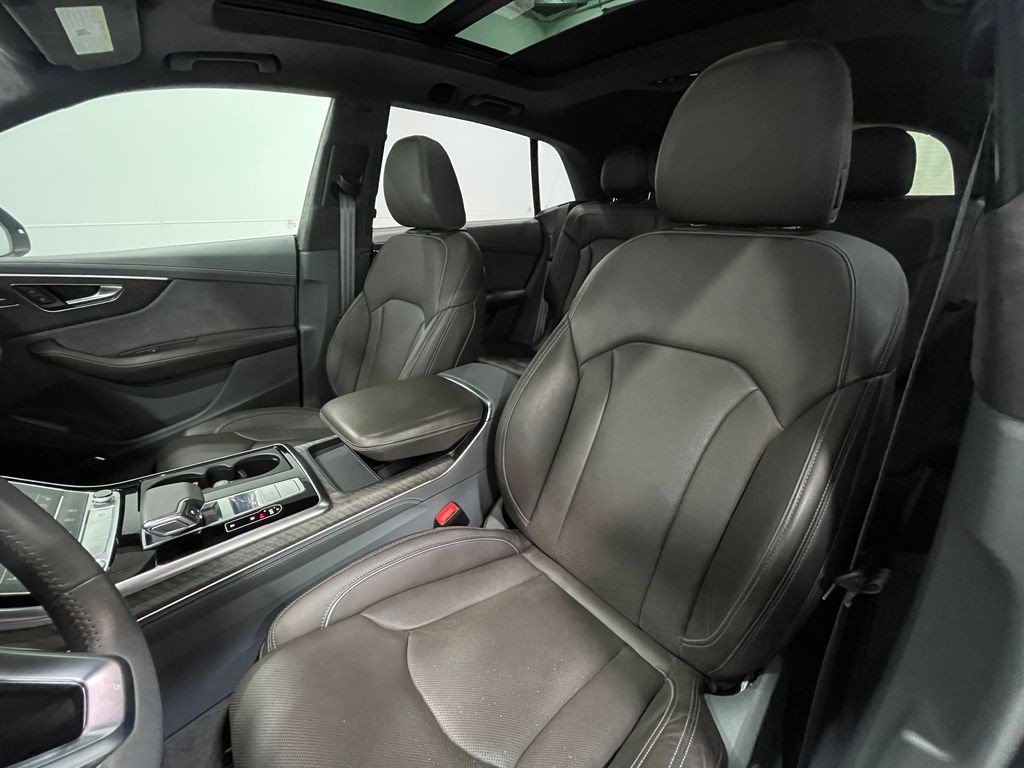2020 Audi Q8 Image 15