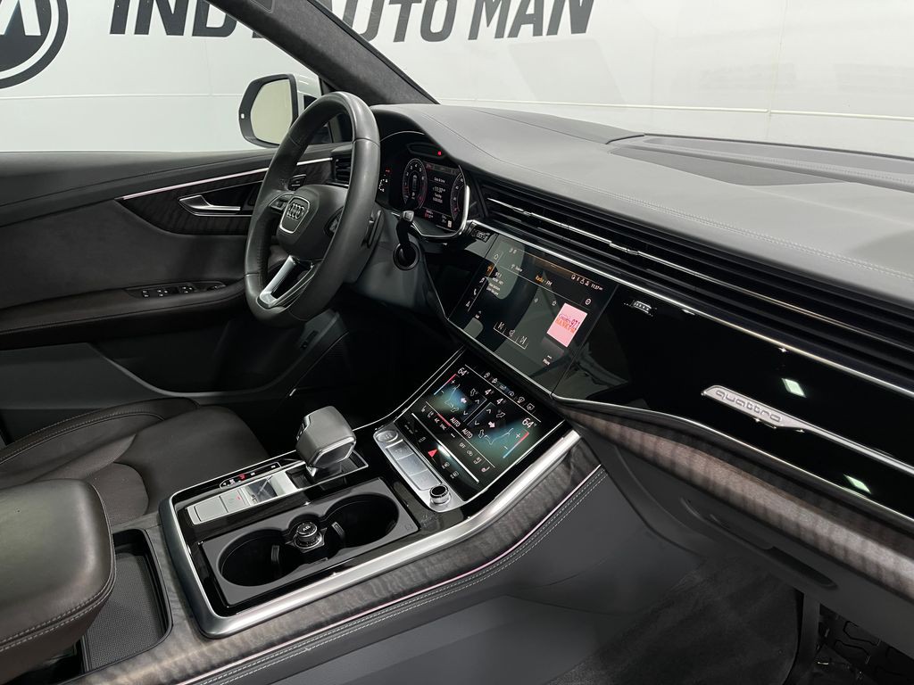 2020 Audi Q8 Image 21