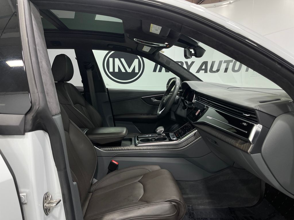2020 Audi Q8 Image 33