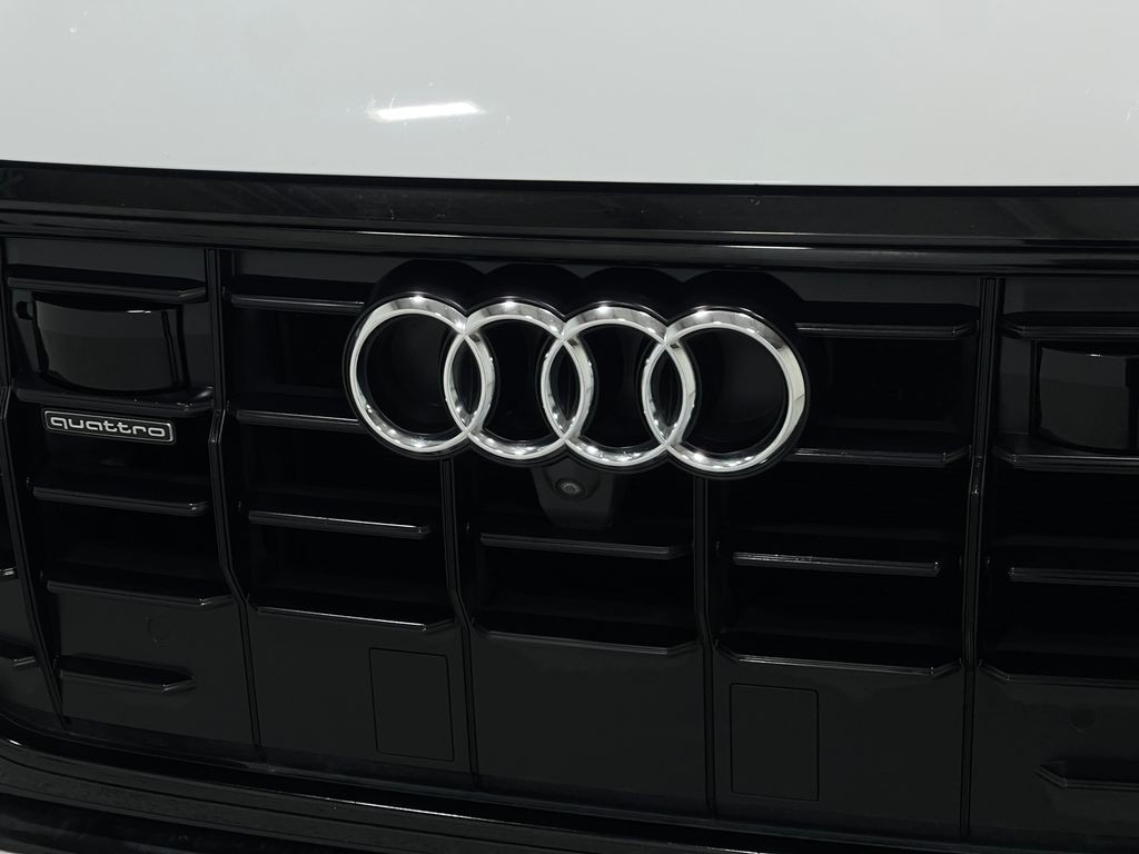 2020 Audi Q8 Image 39