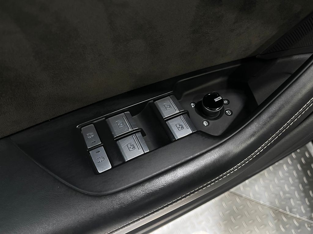 2020 Audi S6 Image 17