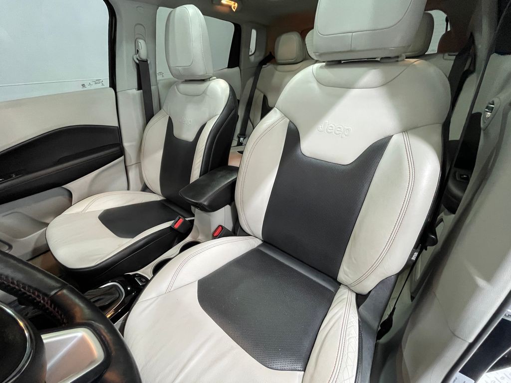 2017 Jeep Compass Image 15