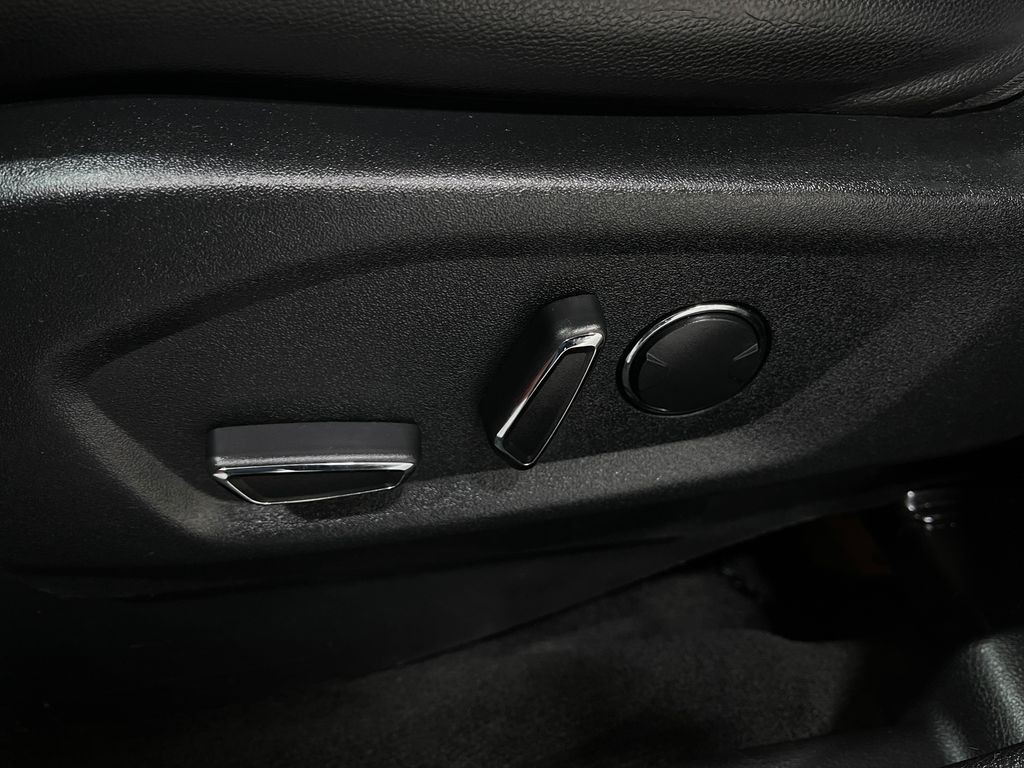 2018 Ford Explorer Image 17