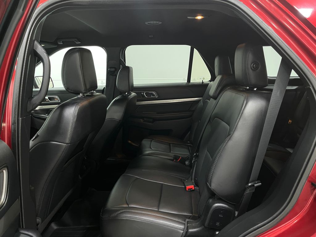 2018 Ford Explorer Image 30