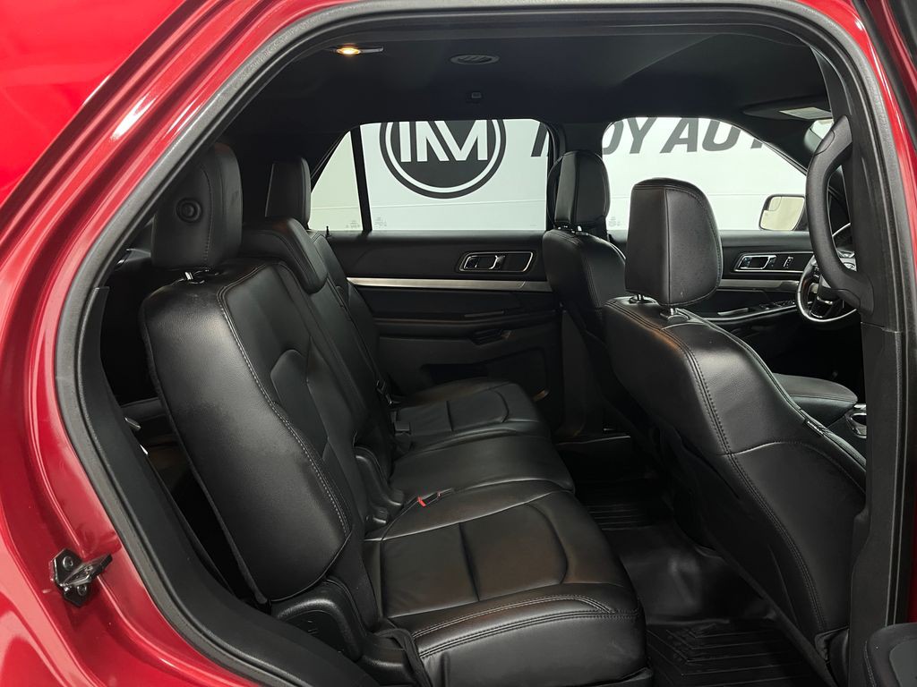 2018 Ford Explorer Image 33