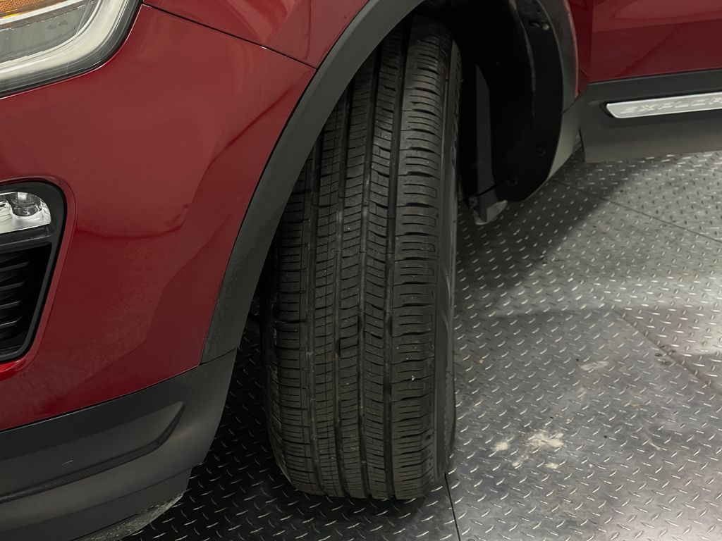 2018 Ford Explorer Image 38
