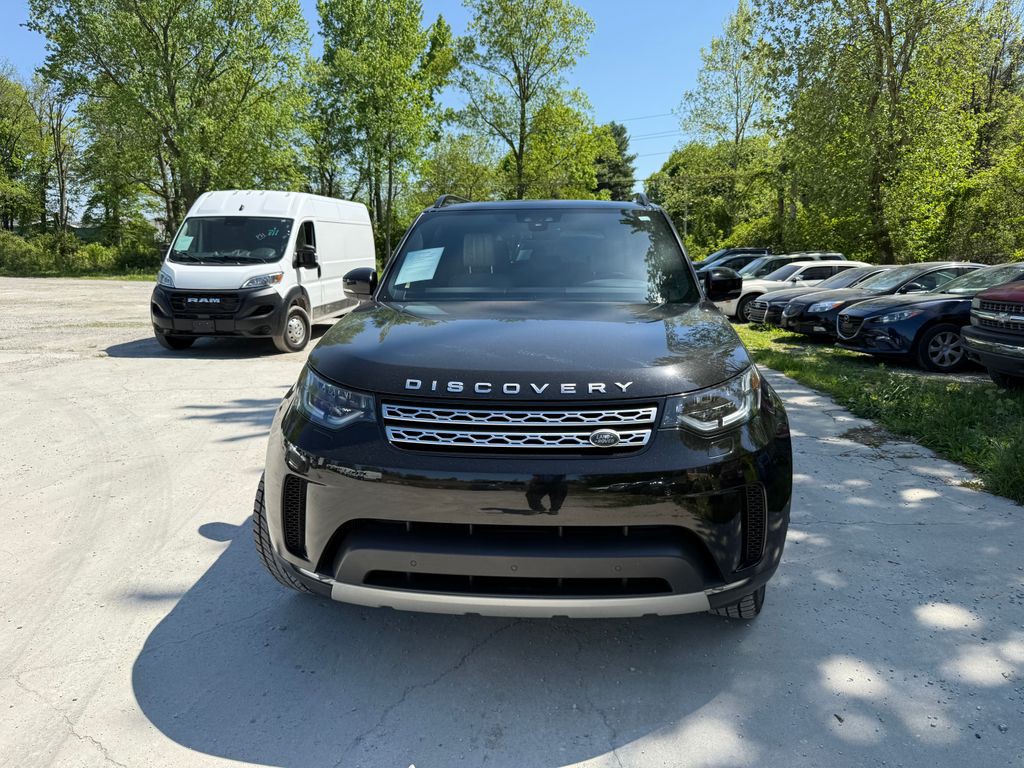 2018 Land Rover Discovery Image 2