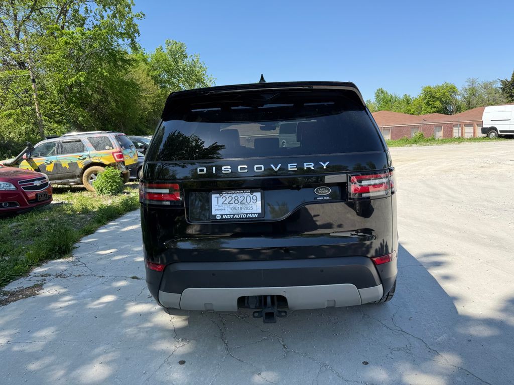 2018 Land Rover Discovery Image 5
