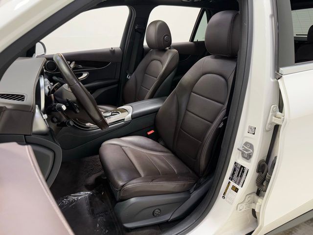 2017 Mercedes-Benz GLC-Class Image 7