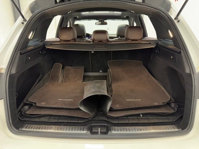 2017 Mercedes-Benz GLC-Class Image 11