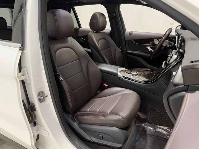 2017 Mercedes-Benz GLC-Class Image 15