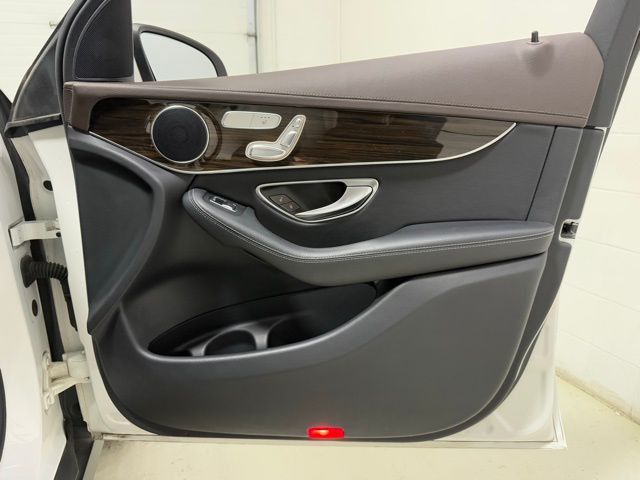 2017 Mercedes-Benz GLC-Class Image 16