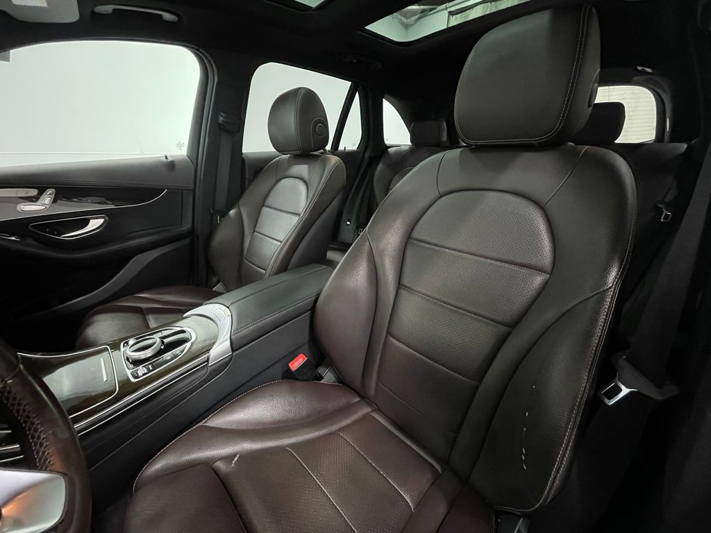 2017 Mercedes-Benz GLC-Class Image 14