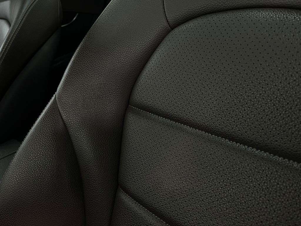 2017 Mercedes-Benz GLC-Class Image 18