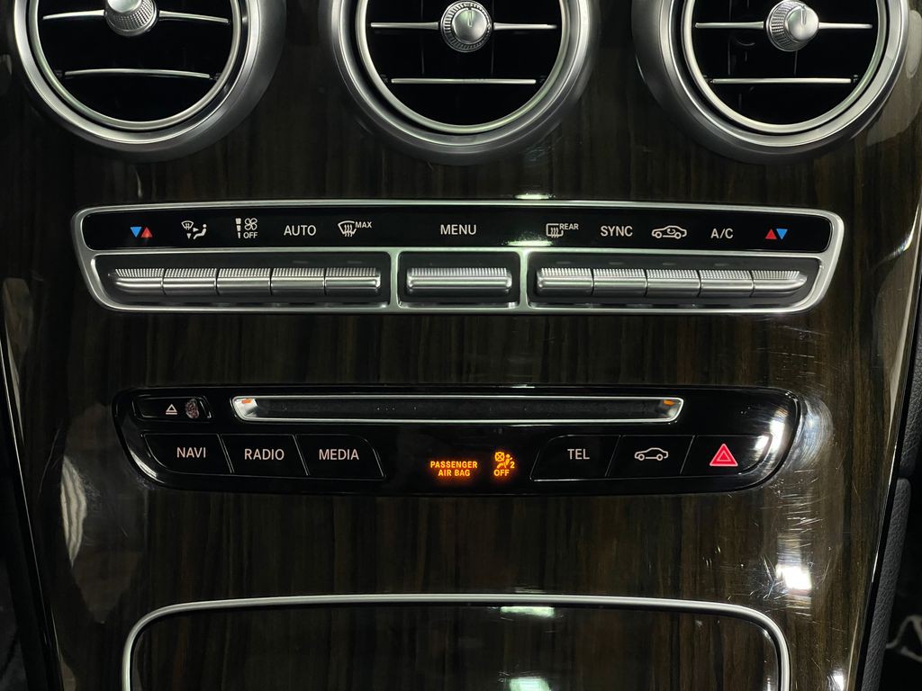 2017 Mercedes-Benz GLC-Class Image 25