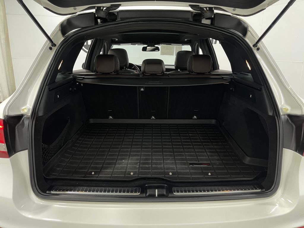 2017 Mercedes-Benz GLC-Class Image 27
