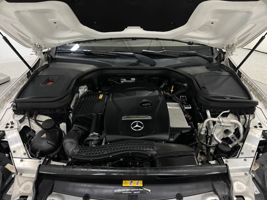 2017 Mercedes-Benz GLC-Class Image 28