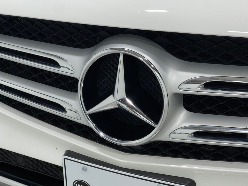 2017 Mercedes-Benz GLC-Class Image 39