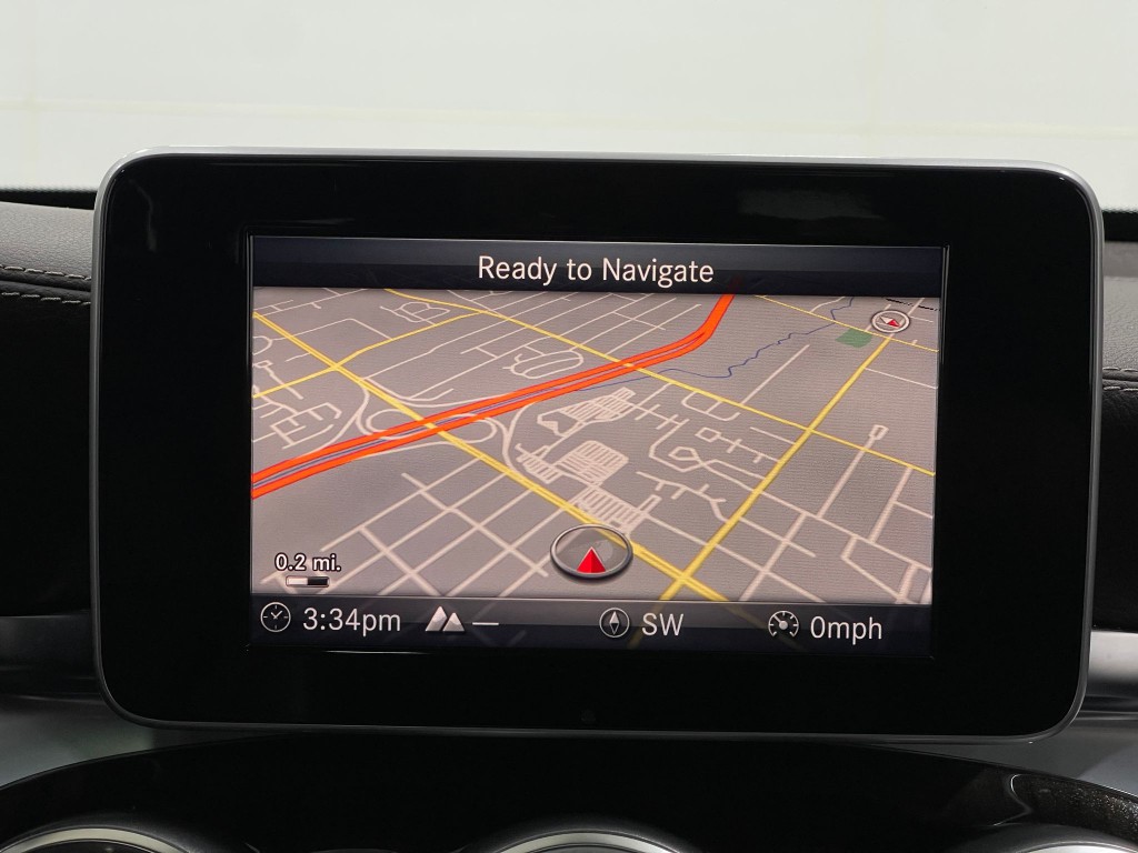 2017 Mercedes-Benz GLC-Class Image 11