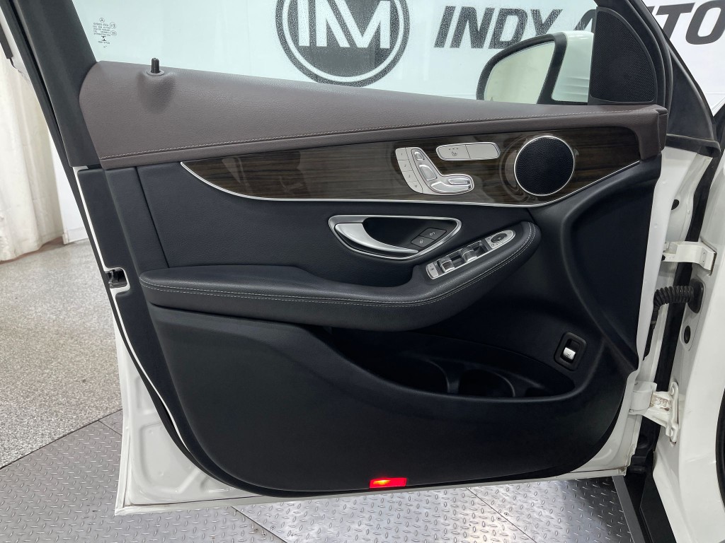 2017 Mercedes-Benz GLC-Class Image 15