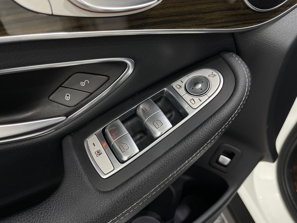 2017 Mercedes-Benz GLC-Class Image 16