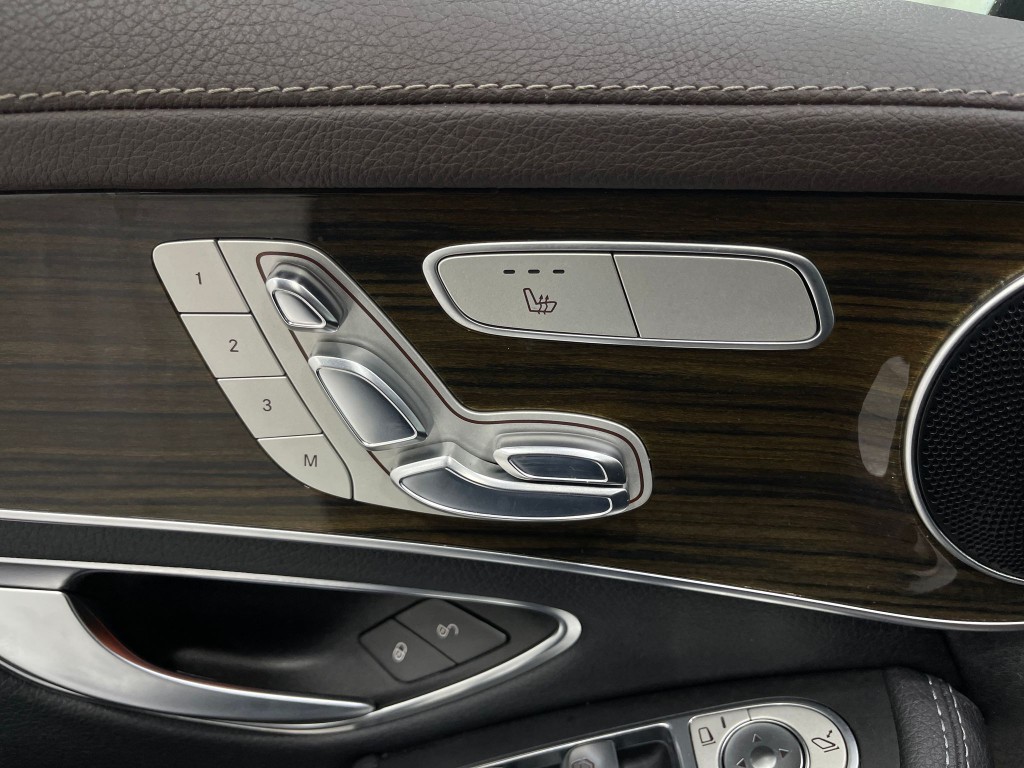 2017 Mercedes-Benz GLC-Class Image 17