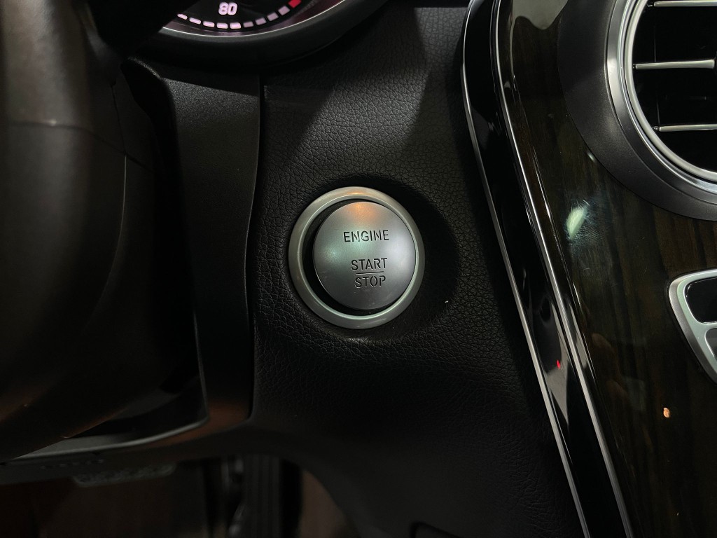 2017 Mercedes-Benz GLC-Class Image 21