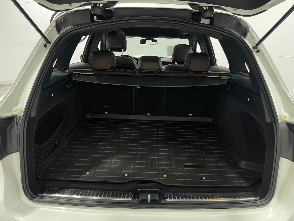 2017 Mercedes-Benz GLC-Class Image 27