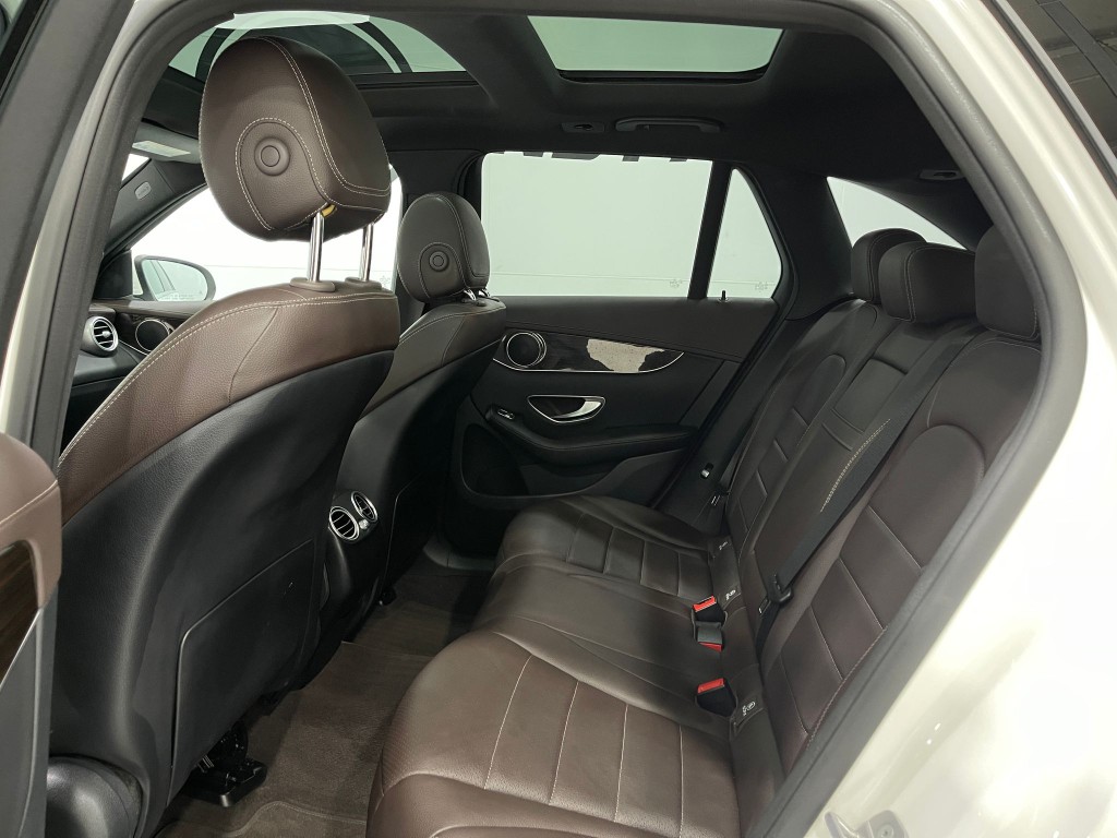 2017 Mercedes-Benz GLC-Class Image 31