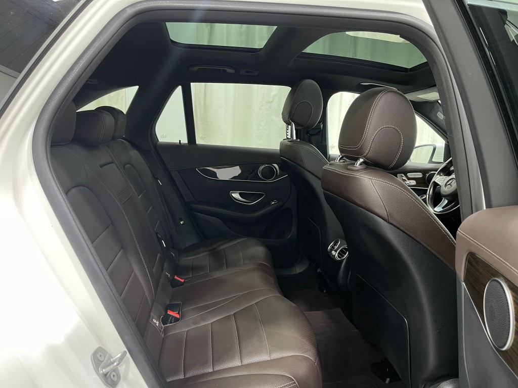 2017 Mercedes-Benz GLC-Class Image 32