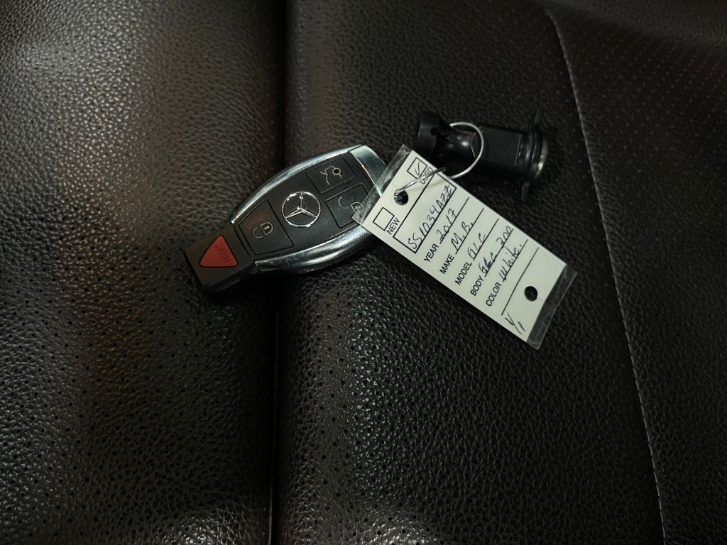 2017 Mercedes-Benz GLC-Class Image 38