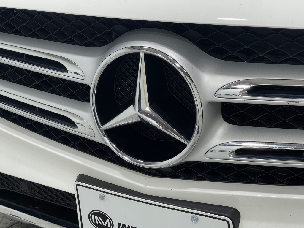 2017 Mercedes-Benz GLC-Class Image 39