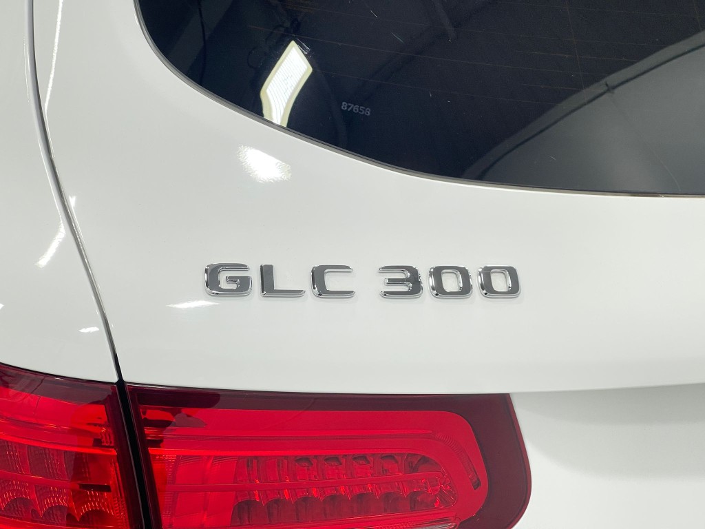 2017 Mercedes-Benz GLC-Class Image 40