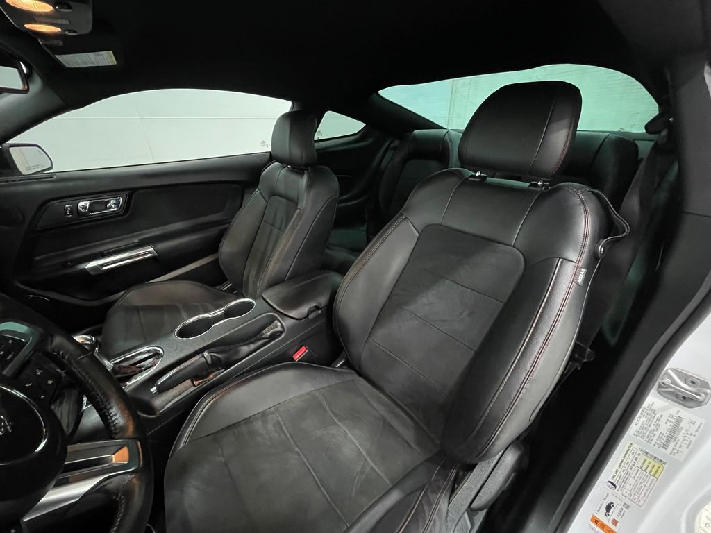 2017 Ford Mustang Image 14