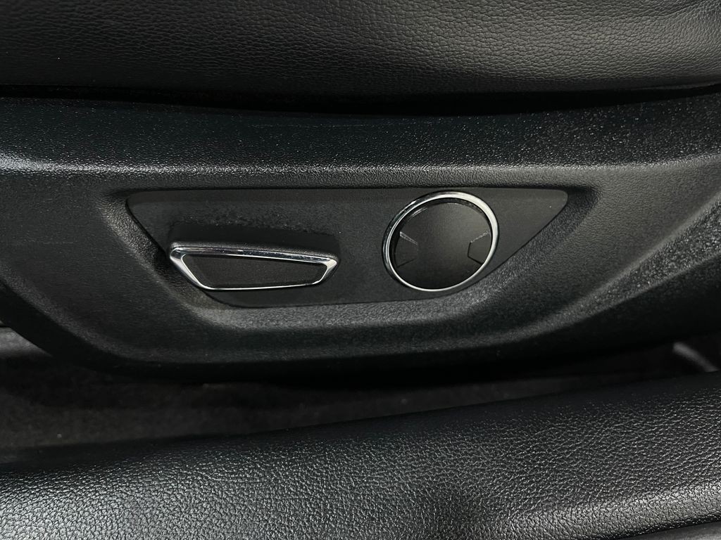 2017 Ford Mustang Image 17