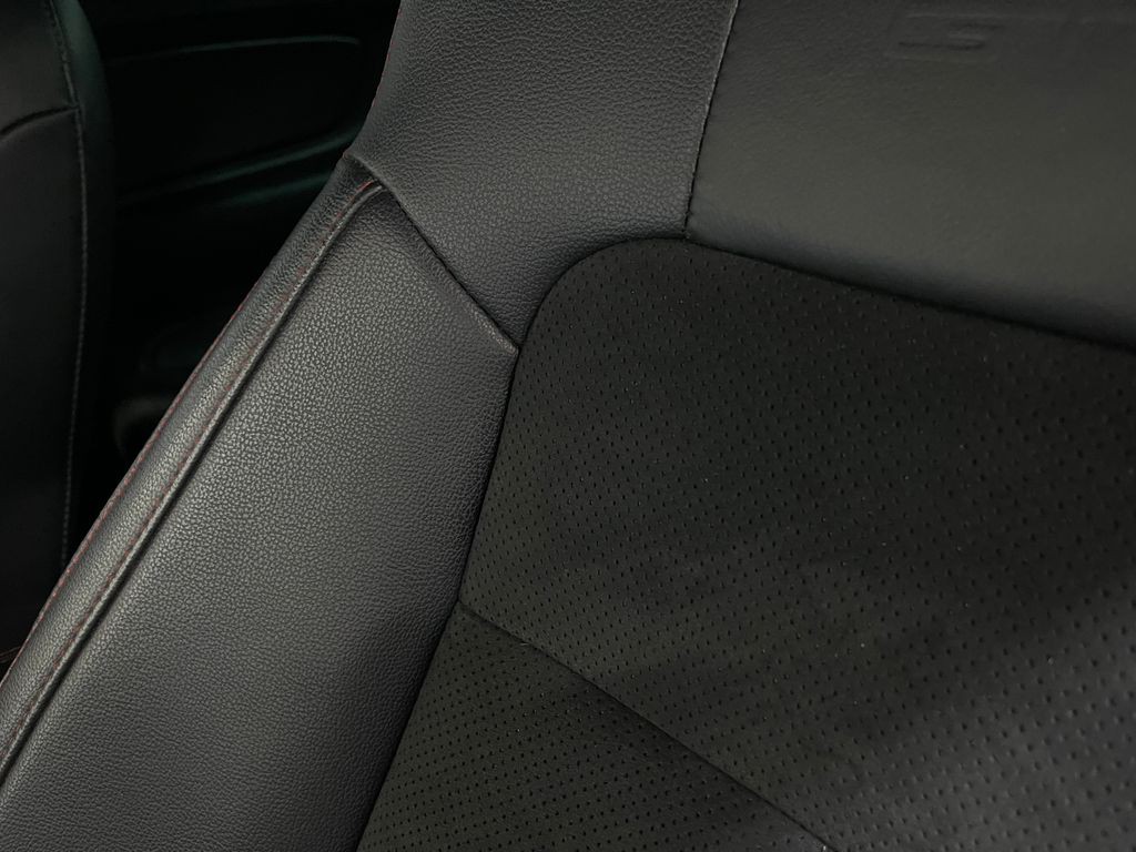 2017 Ford Mustang Image 18