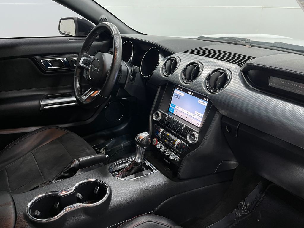 2017 Ford Mustang Image 20