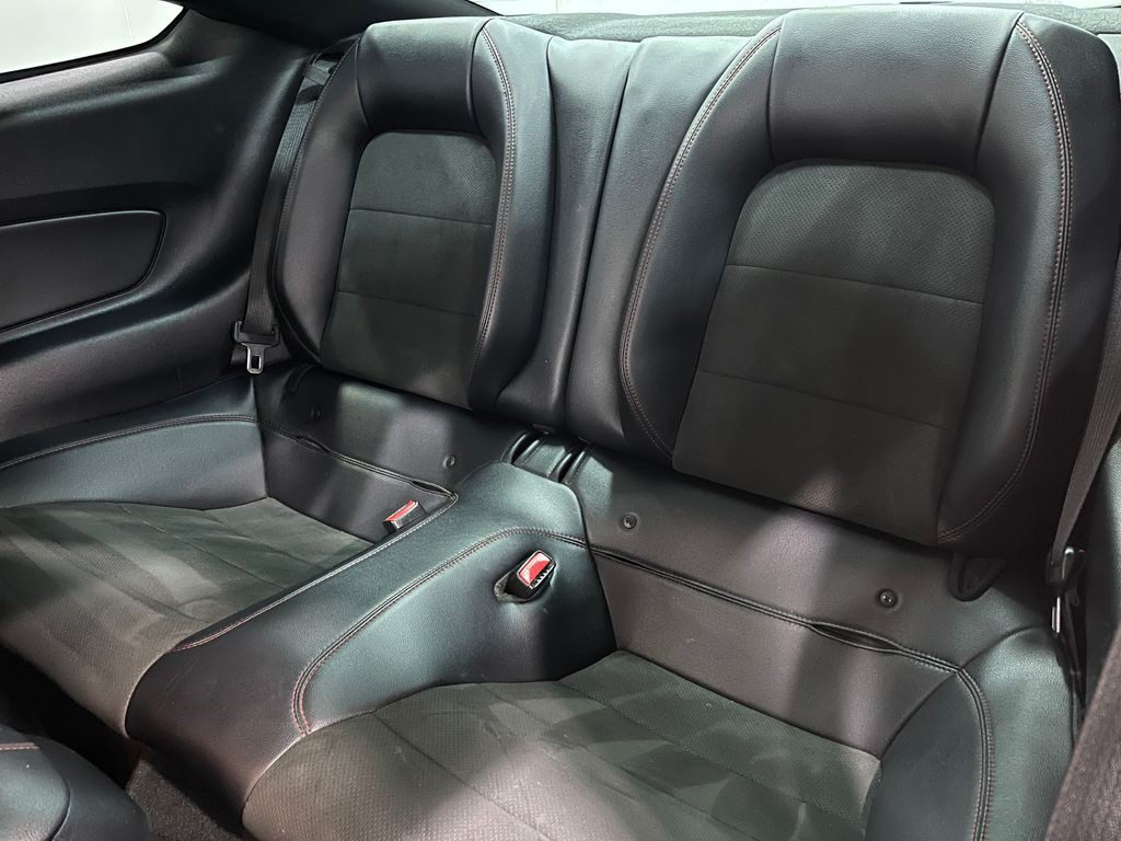 2017 Ford Mustang Image 30